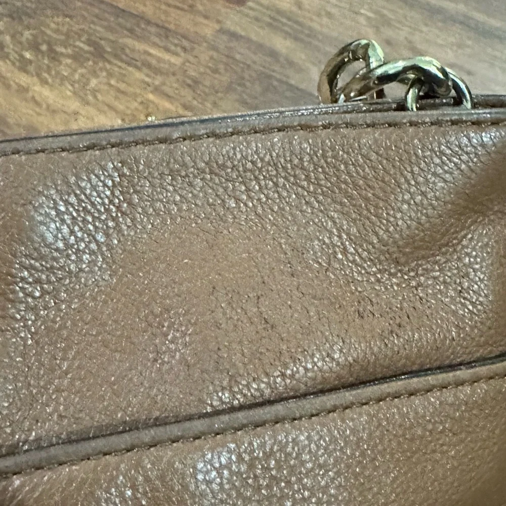 Michael Kors HamiltonCrossbody Bag - Picture 7 of 8